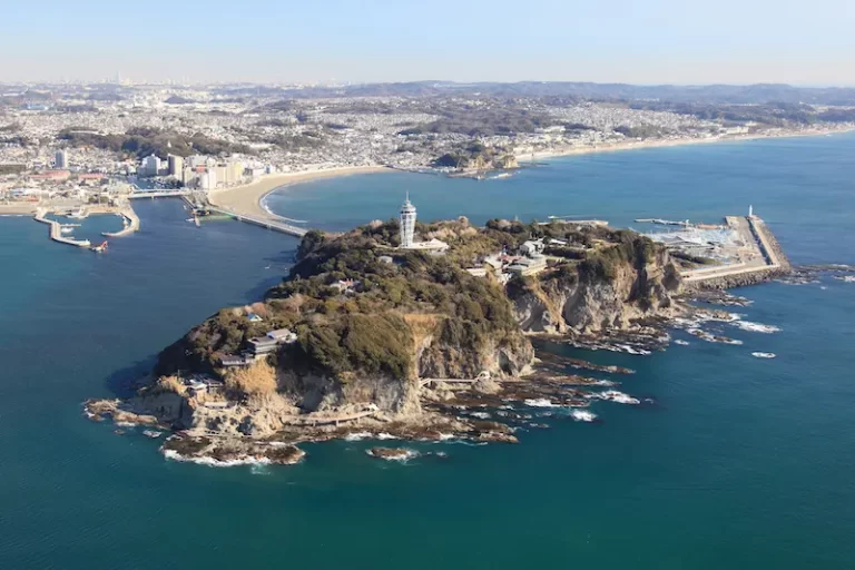 Tokyo to Enoshima Transfer: Scenic Routes and Hidden Gems